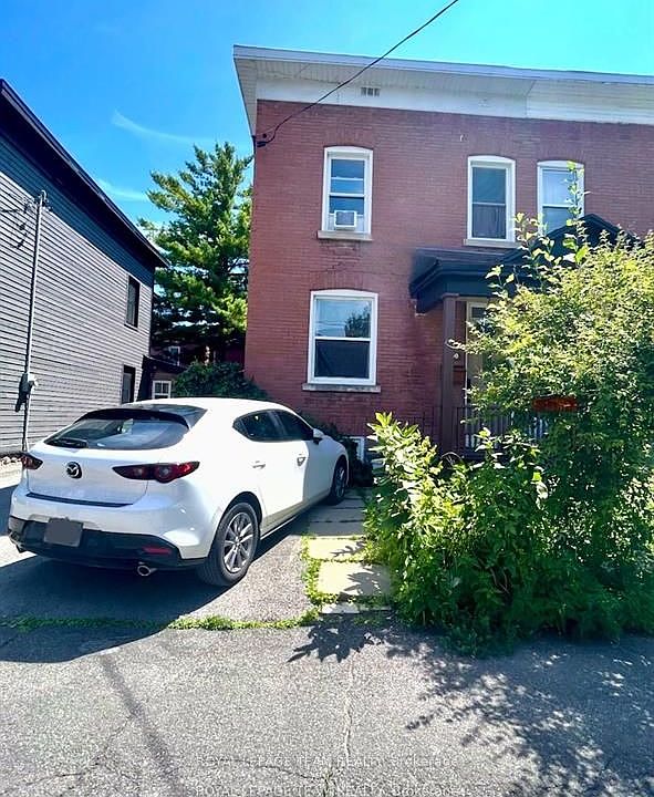 1st image of 60 Herridge St