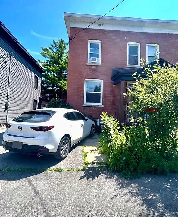 60 Herridge St