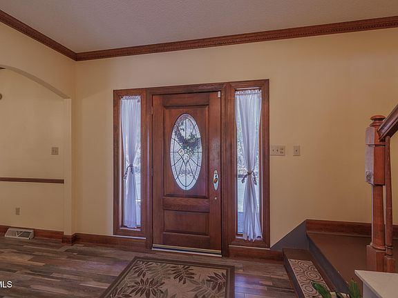 3rd image of 279 Lake Meadow Dr