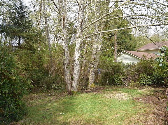 4th image of 217 Olympic View Ave NE