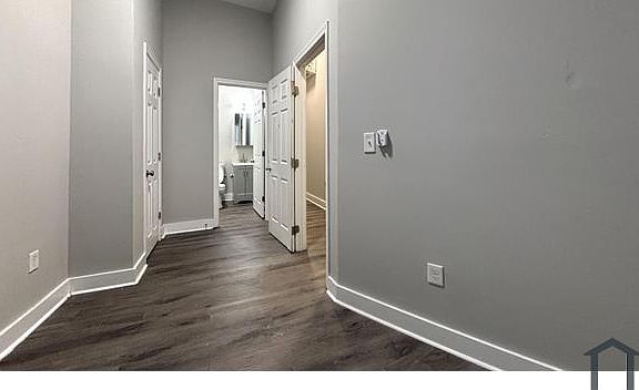 4th image of 1235 W Huntingdon St #1