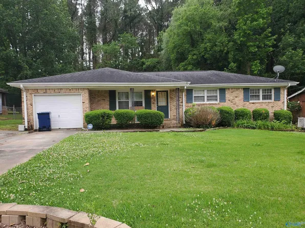 3409 Darlene Cir NW, Huntsville, AL 35810