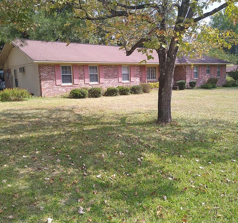1st image of 810 Laurel Dr