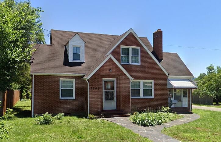 1st image of 2703 Lyndhurst St NW
