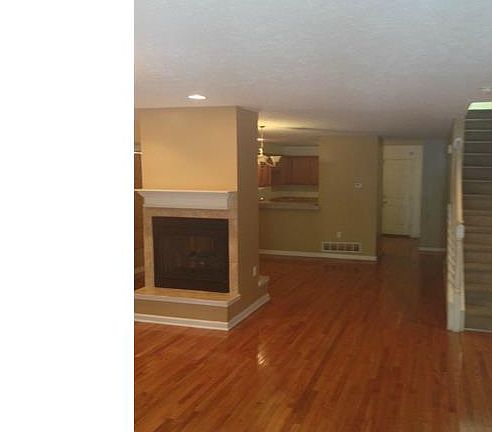 2nd image of 2221 E 71st St