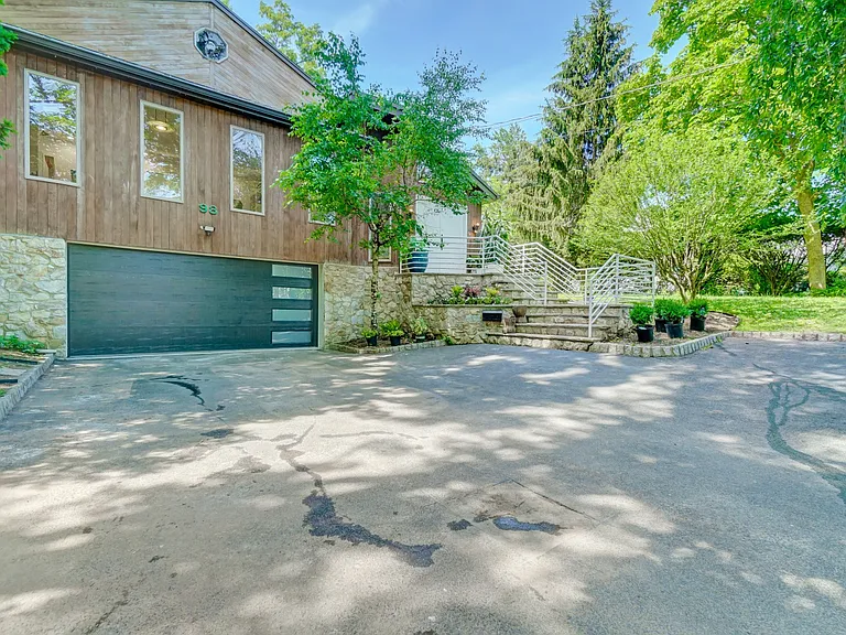 98 Durie Ave — Photo 13
