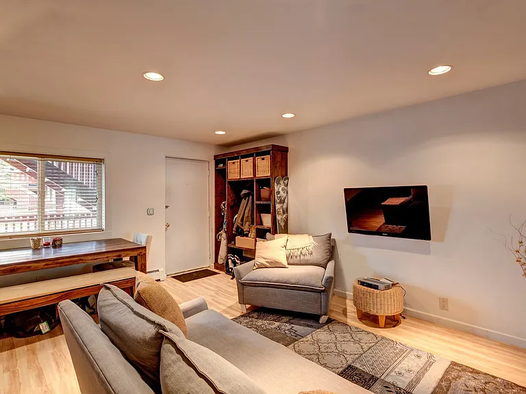 214 S Harris St #102 — Photo 11