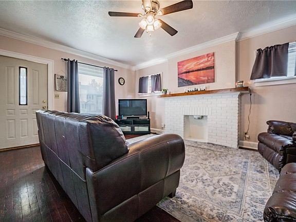 5th image of 2112 Wyandotte Ave