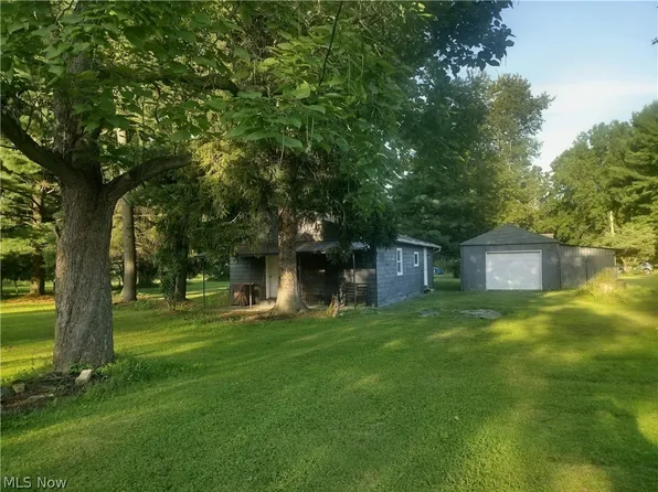11566 Homestead Ave NE, Alliance, OH 44601