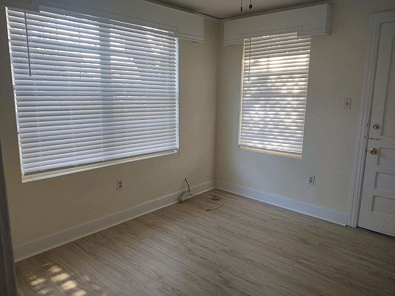 4th image of 216 Columbia Dr APT 1