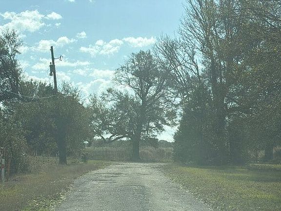 5th image of 3204 Victpar Dr