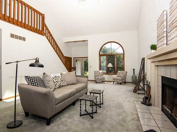 5th image of 1017 Campton Dr