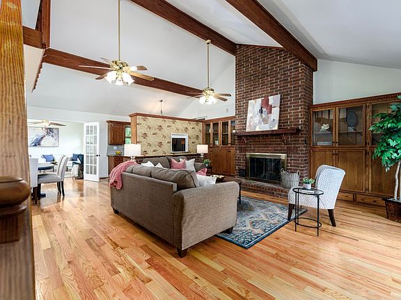 4th image of 8409 Carrie Dr