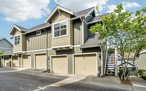 1775 27th Ln NE Photo 1