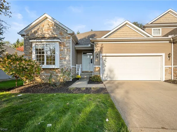 29427 Hummingbird Cir #39, Westlake, OH 44145