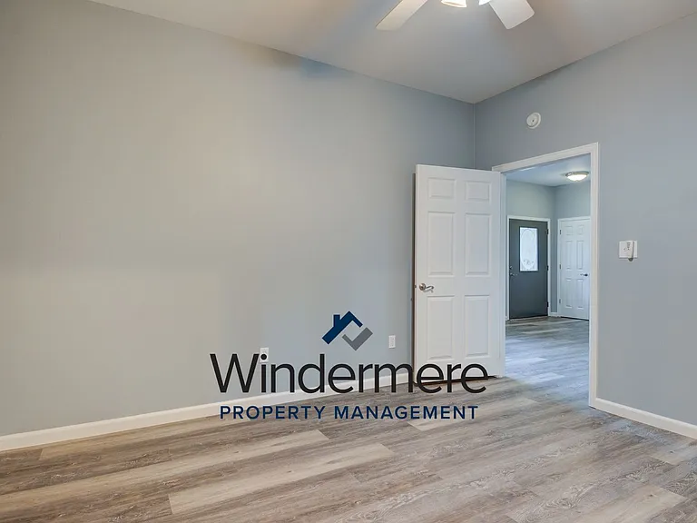 2480 N Bluff Rd — Photo 9