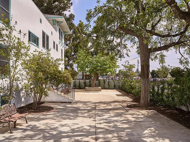 2191 El Sereno Ave — Photo 12