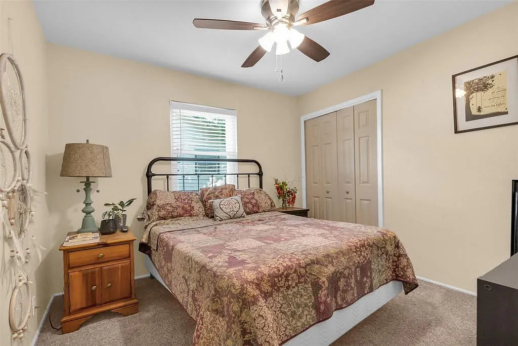 4 bed, 2000 sqft, $2,500 — Photo 1