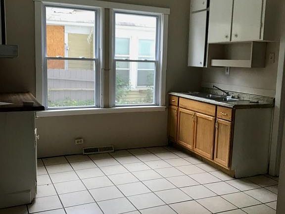 5th image of 3401 W 41st St