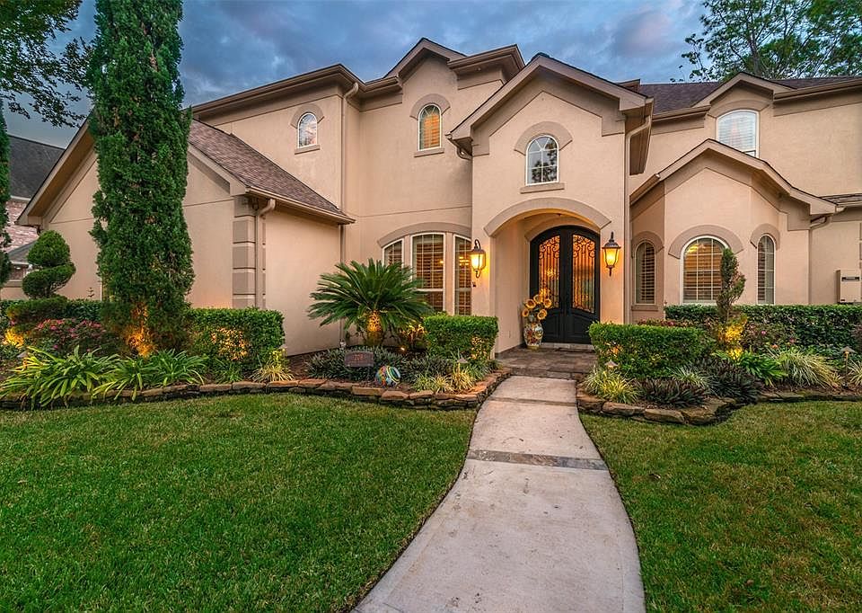 1st image of 208 Hidden Pines Ct