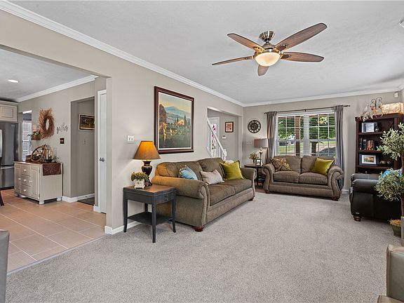 5th image of 332 Warrick Dr