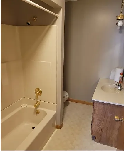 2 bed, 900 sqft, $800 — Photo 2