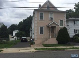 20 Spruce St, Elmwood Park, NJ 07407