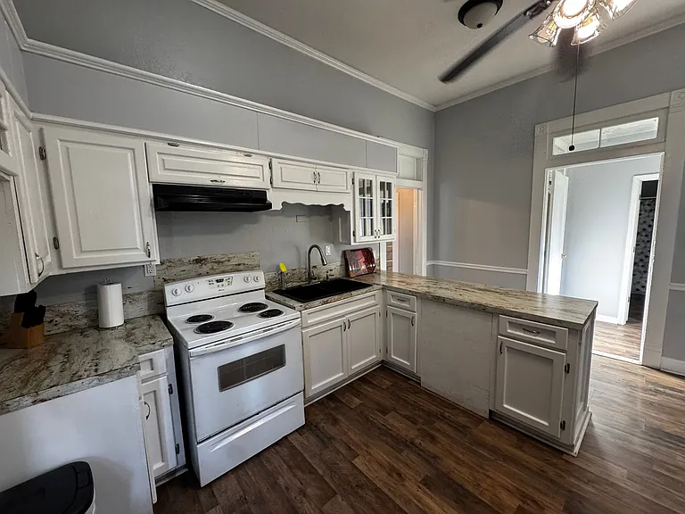 802 Main St — Photo 13