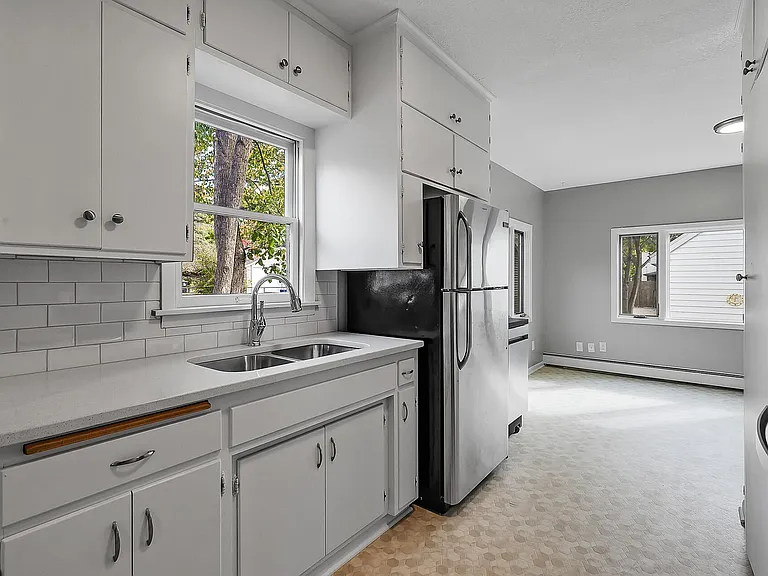 2082 Berkeley Ave — Photo 11