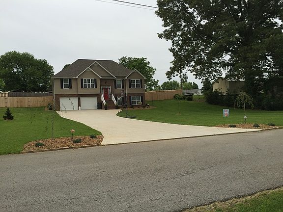 Gorgeous big lot
						:
						very quiet neighborhood with few houses, beautiful front with new landscaping