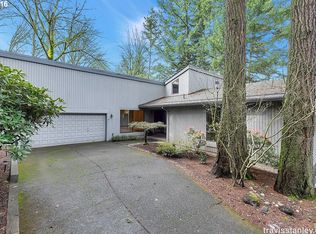 4 Camelot Ct, Lake Oswego, OR