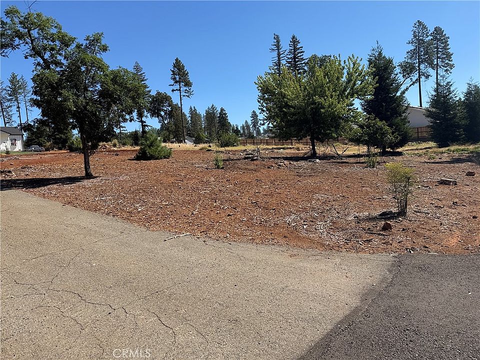 2nd image of 585 Sunset Dr