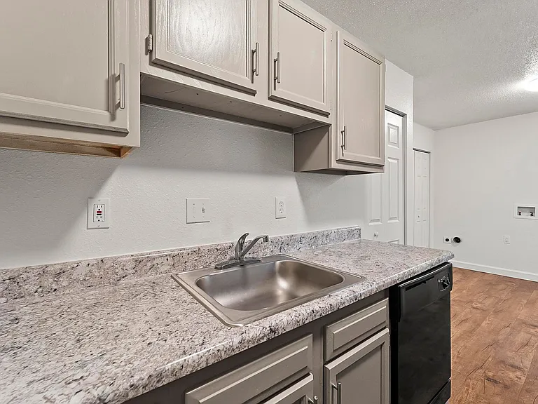 Metro Apartments At Bethalto — Photo 21