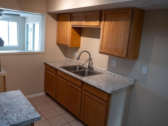 5th image of 10168 Tivoli St