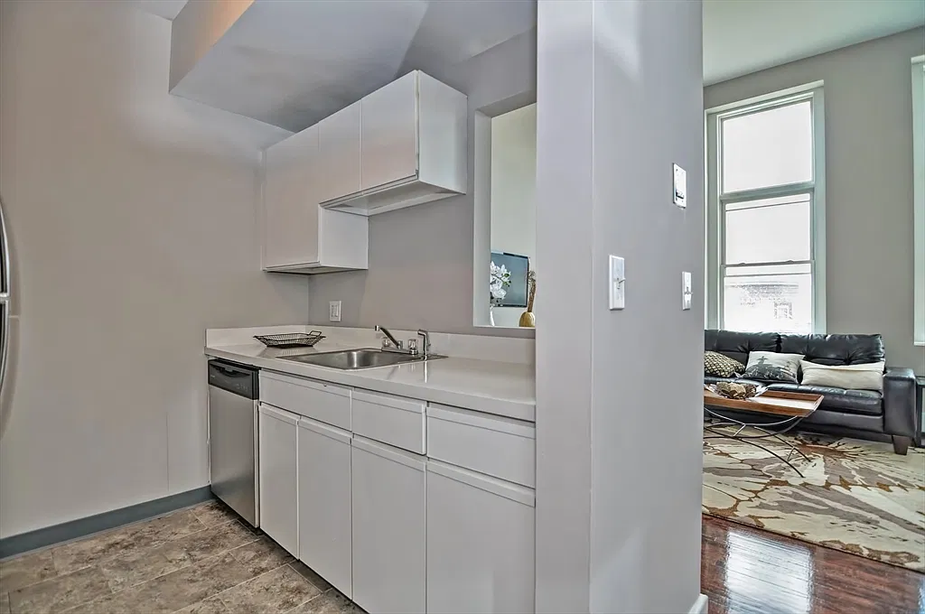 2 bed, 1.5 bath, 900 sqft, $2,700 — Photo 4