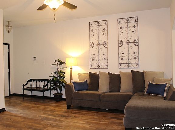 3rd image of 26911 Villa Toscana