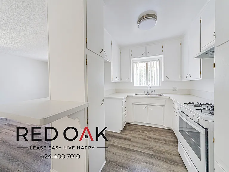 7502 Canby Ave #1 — Photo 8