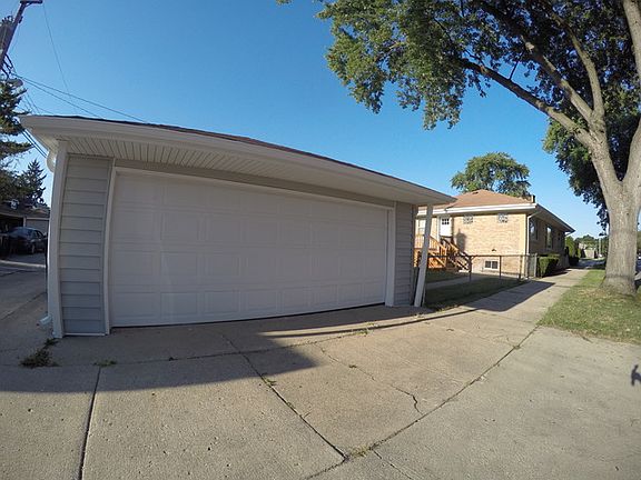 2nd image of 2900 N Nordica Ave