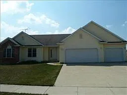 313 Prairieview Dr photo 1