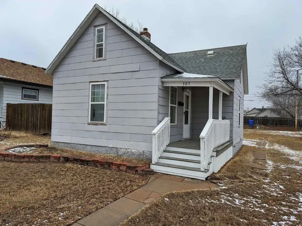 307 W 16th St, Hays, KS 67601