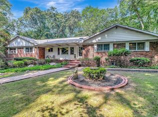 3 Old Post Ln, Saint James, NY 11780