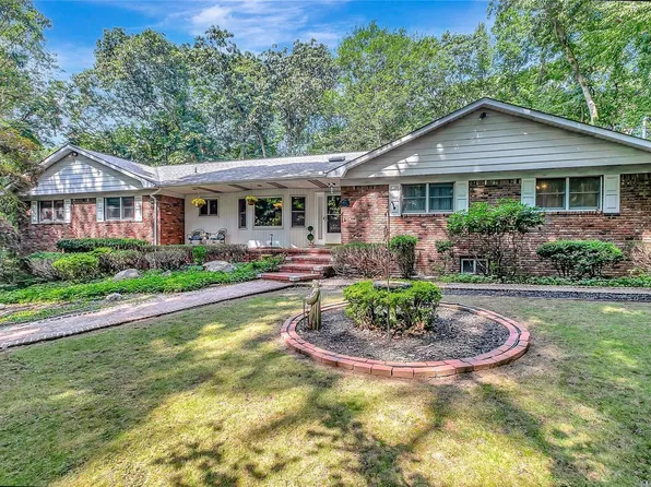 3 Old Post Lane, Nissequogue, NY 11780