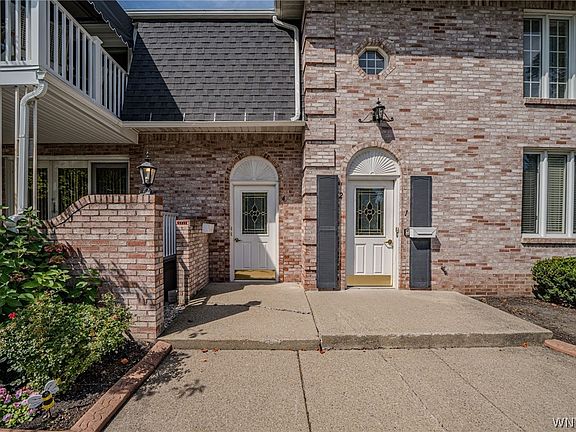 2nd image of 4593 Chestnut Ridge Rd APT 4