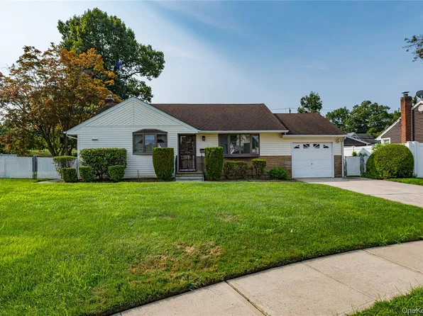 3986 Maplewood Drive, Seaford, NY 11783
