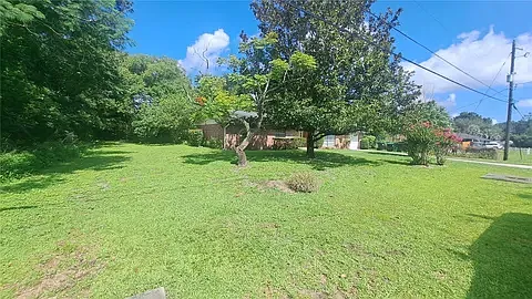 1426 Kingston Ave — Photo 2