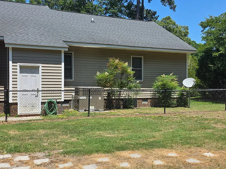 113 Lakeland Dr — Photo 17