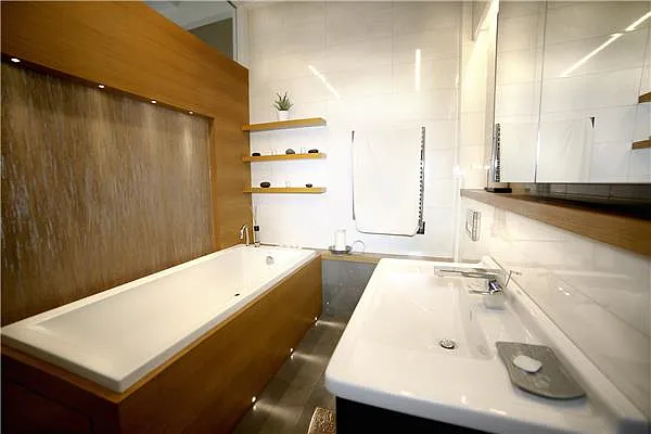 Rented by WIRE International Realty | media 11