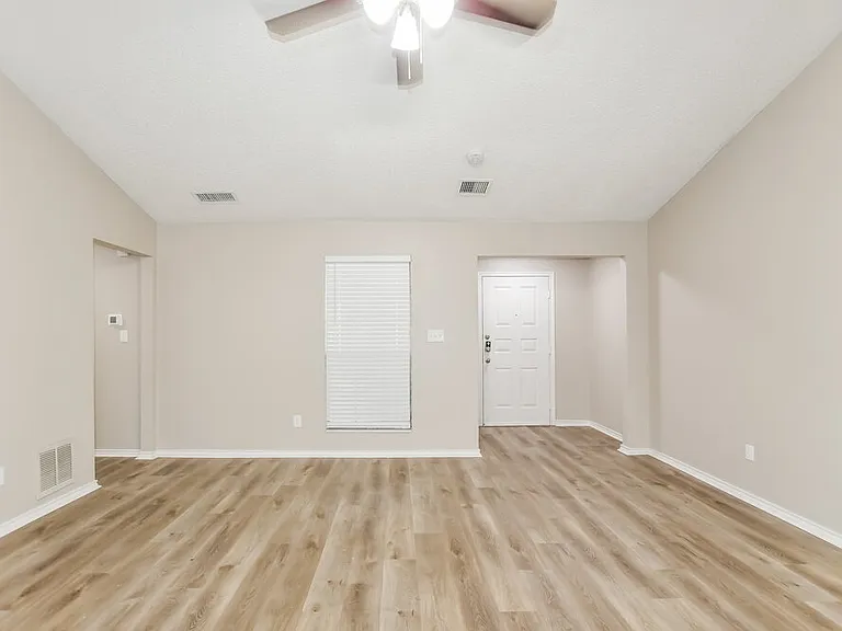 308 Southlake Dr — Photo 7