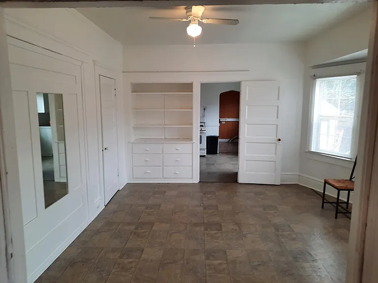 411 S Pilgrim St #A — Photo 13