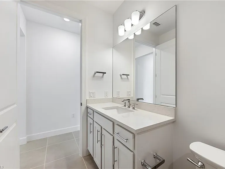 19218 Hinkley Dr — Photo 34